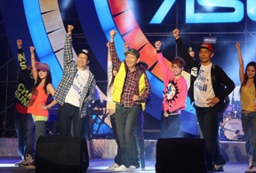 2012大豐收 雙「碩」尾牙媲美跨年晚會