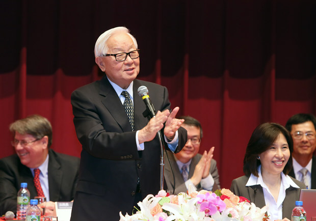 張忠謀幫台灣政經、時事把脈抓藥