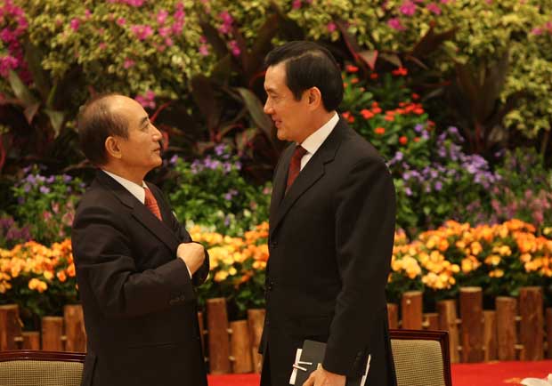 馬英九經濟學：「馬三箭」，行不行？