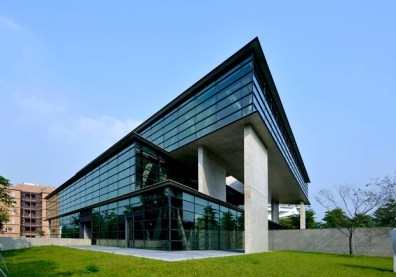 亞洲大學美術館：從原點出發，追求世界