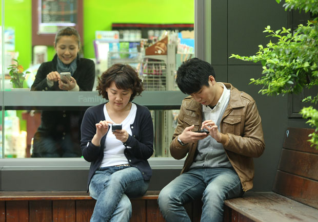 螢幕與APP　讓你不得不「低頭」
