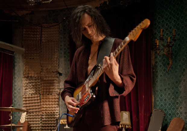 《噬血戀人》中裸身搞頹廢 讓網友瘋狂渴望