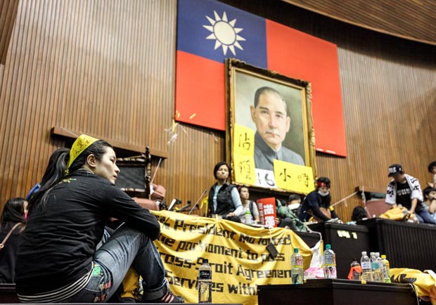 服貿抗議的陷阱，正義正確害了台灣？