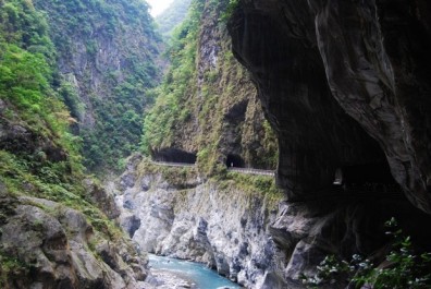 漫步太魯閣，感受立霧溪最瑰麗的鬼斧神工