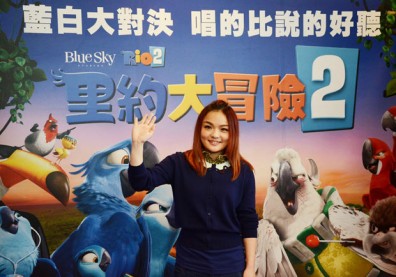 創作才女徐佳瑩配音《里約大冒險2》現身與老公大跳森巴！