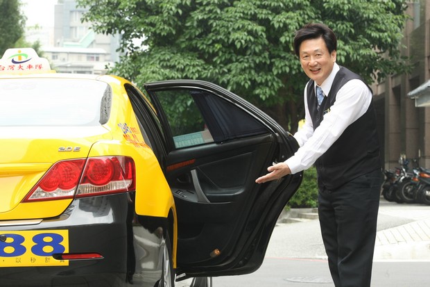 Uber若暢行，小黃司機怎麼辦？