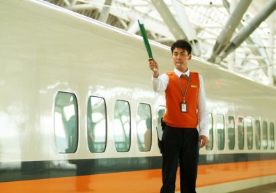 高鐵不破產，你每年都要送它2000元？