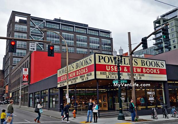 如果想迷路，就迷路在Powell’s City of Books吧！