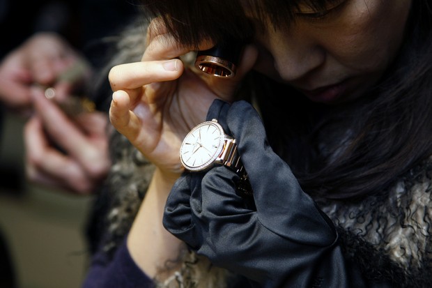 百年工藝vs.現代時尚，瑞士錶誓言不讓Apple Watch崛起