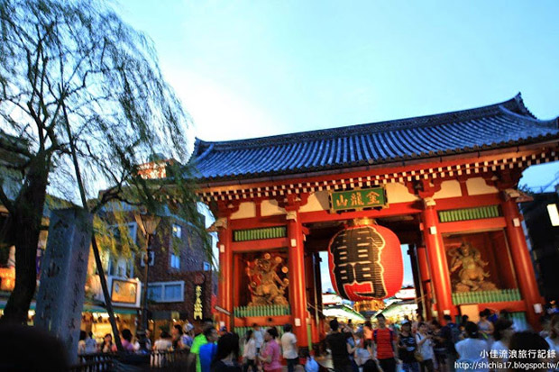 日本雷門與淺草寺，遇見都市中的古老廟宇
