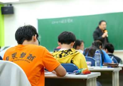不只拚成績，補習班也關心孩子的人格發展