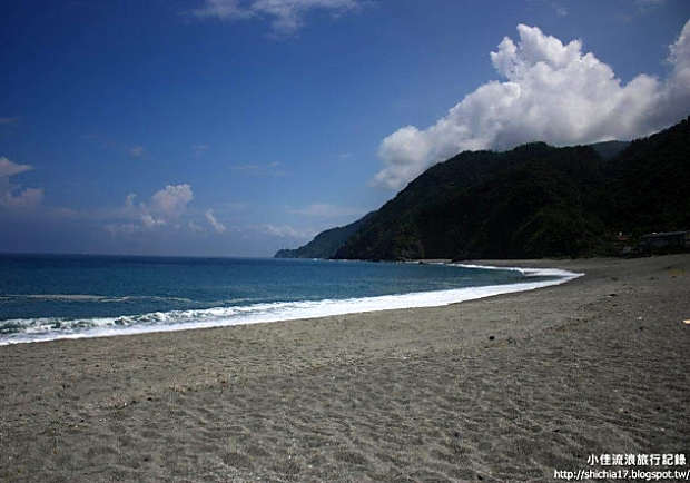 宜蘭內埤海灘，東部少見的白沙海灣！