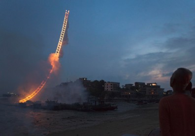 歷經挑戰挫折，蔡國強《天梯》在泉州爆破