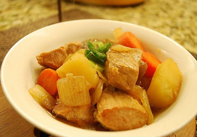 記憶深處的療癒美食！簡單又幸福的馬鈴薯燉肉