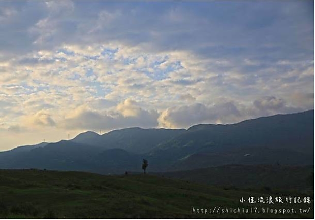 尋找屏東美麗大草原！到門馬羅山獨享夕陽與牧草田