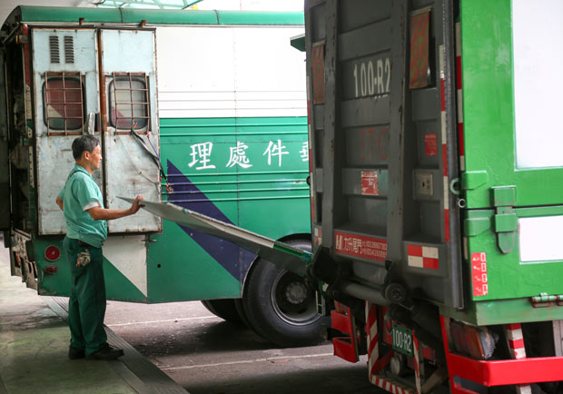 郵局爆整併潮 該捧綠色鐵飯碗嗎？