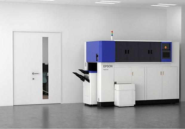 一張紙得永生！Epson 再生紙機器，把廢紙吃進去，吐出白紙來