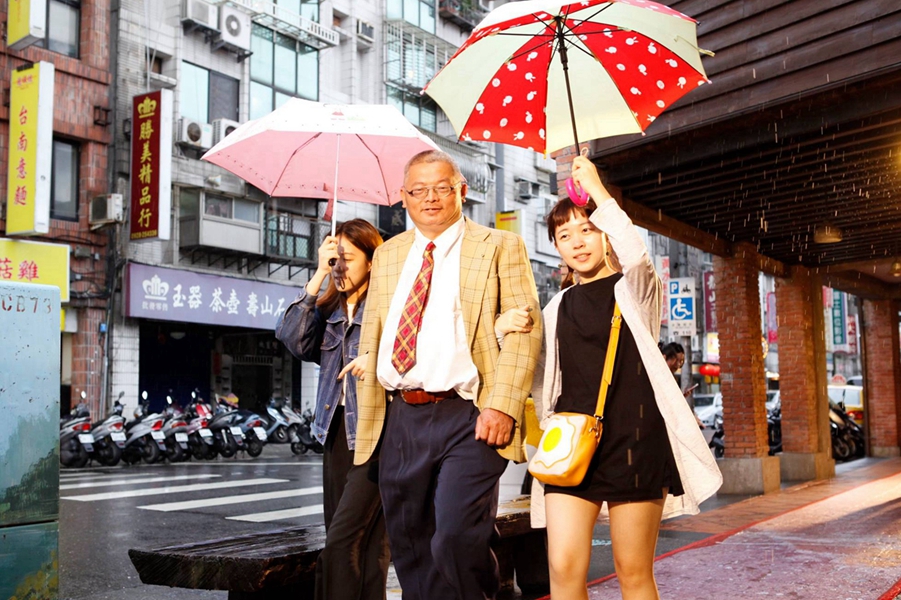 當你在台下，而街友站上舞台