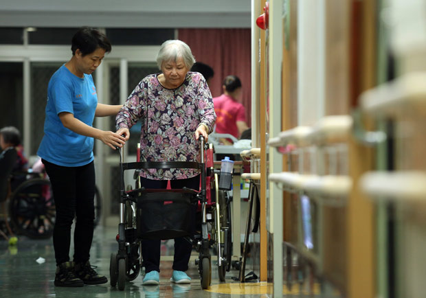 老年人跌不起！髖部骨折死亡率不亞於癌症