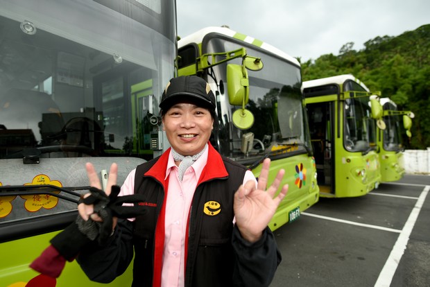 最溫暖的女司機！她把乘客安全當最大幸福