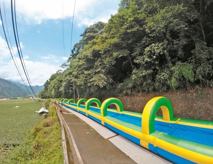 南投700公尺滑水道 1趟2.5分鐘