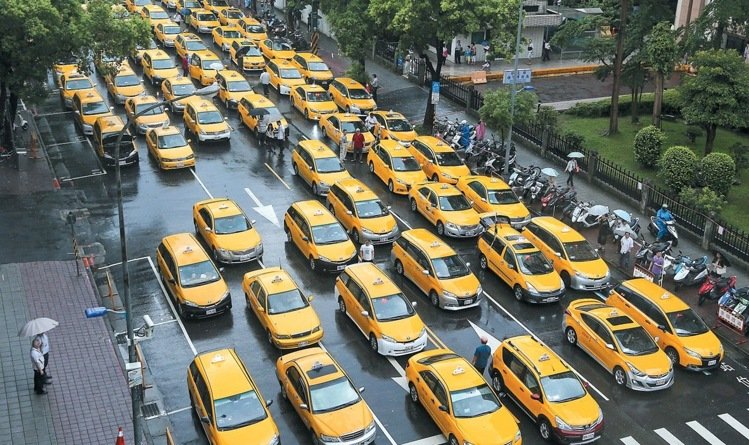 迎戰Uber！交部推「多元計程車」最快年底上路