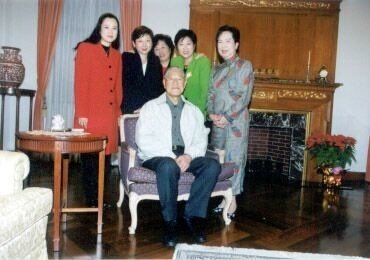 東京都首位女知事 與李前總統私交好