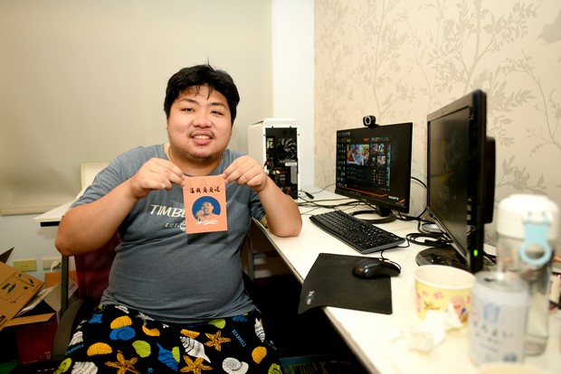 靠遊戲年收300萬！統神用直白創造宅男價值