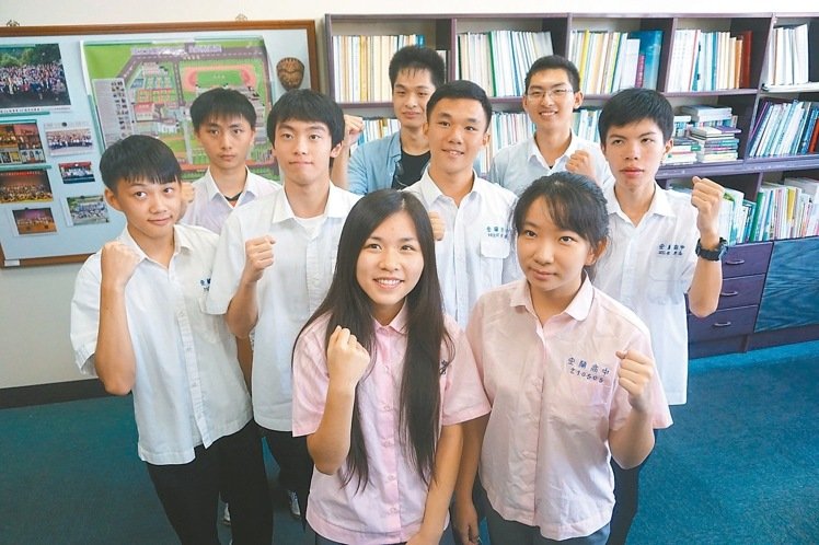 棄台大選上海交大 單親新移民之子上台大外文