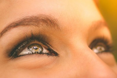 人生最困難的是面臨各種挫折困難，仍沒有失去對人世的熱情