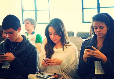 做為現代人，必須做網路的主人，而不是網路的奴隸