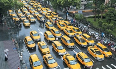 迎戰Uber！交部推「多元計程車」最快年底上路