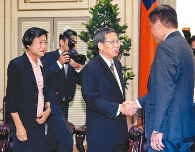 謝文定、林錦芳辭提名 蔡英文同意