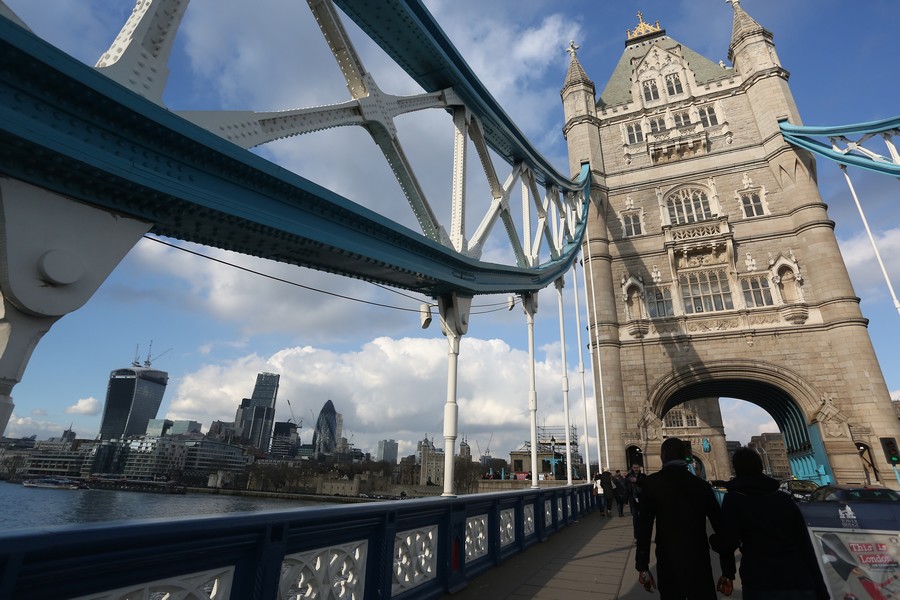 英鎊直直落，11月去英國的機票最便宜！現在搶票再省 12%