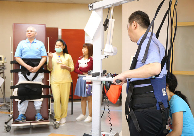 復健不用辛苦奔波！萬華醫院推動「一站式復健服務」