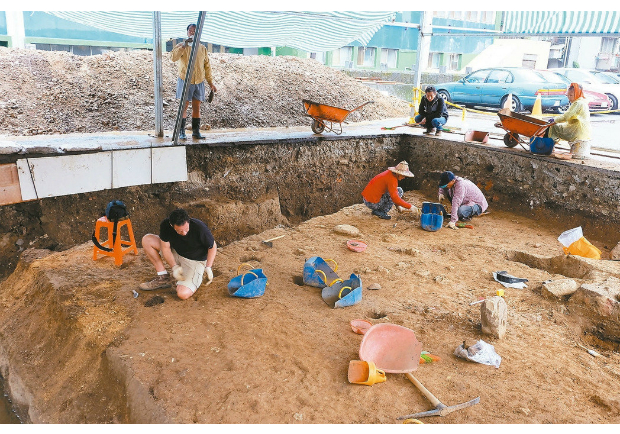 基隆和平島西班牙修道院遺址 4遺骨出土