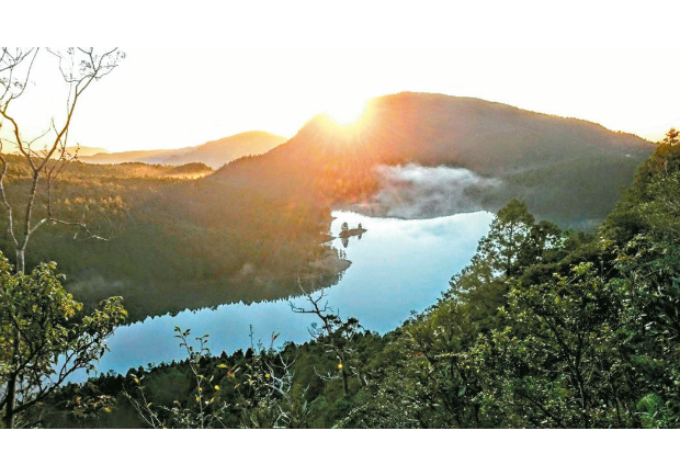 太平山翠峰湖滿水位 山中的湛藍寶石
