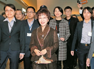 洪秀柱登陸定調「和平之旅」 洪習會明登場