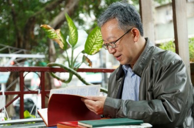 尾牙被安排坐在角落 我驚覺要被資遣了