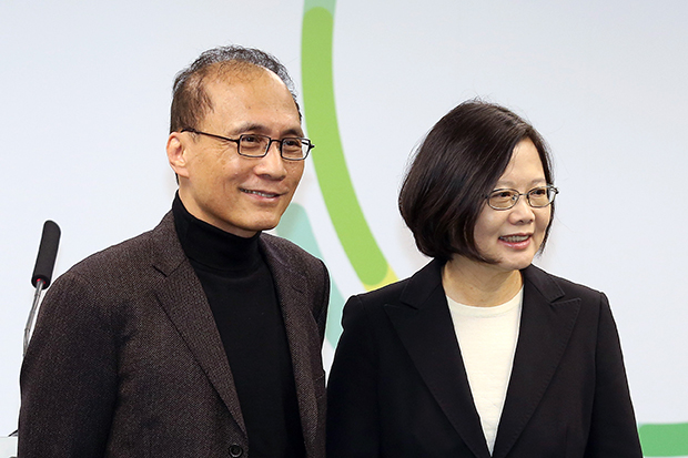 內閣改組換四人。上台下台原因何在