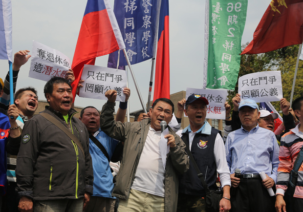 年金草案還在立院審議，後遺症已浮現