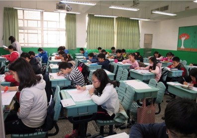 私立國中擠破頭 家長：政府逼的