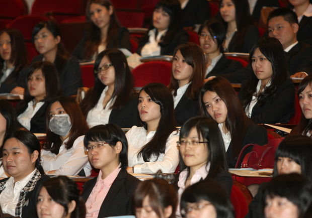 大學「薪」酸一族 28K也養不活自己