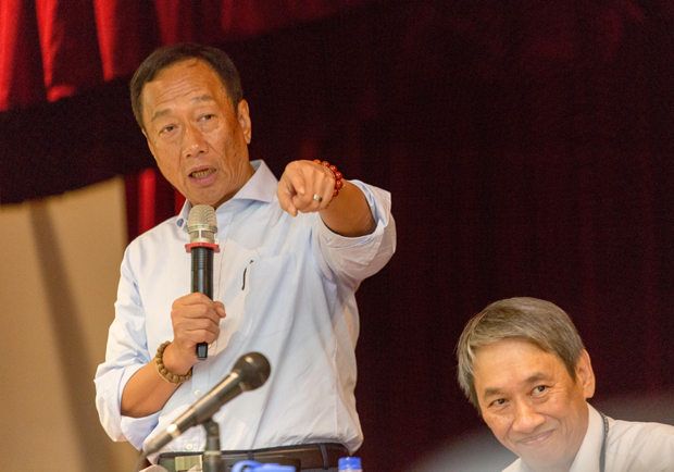 郭台銘砲轟：「 東芝半導體競標是高科技的大騙局！」