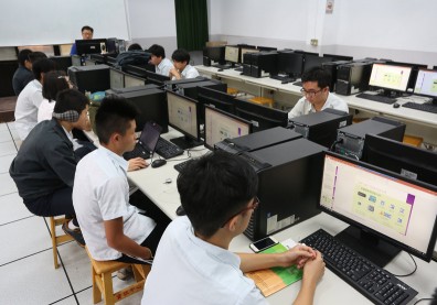 結合跨領域知識 寫程式飆創意