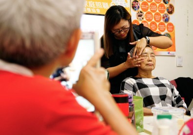 提供心理諮商、紓壓課程 做家庭照顧者後盾