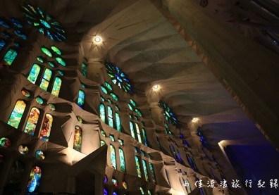 巴塞隆那聖家堂：高第的奇幻森林