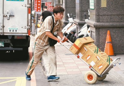 勞檢來了 勞動部：政策不是變形球