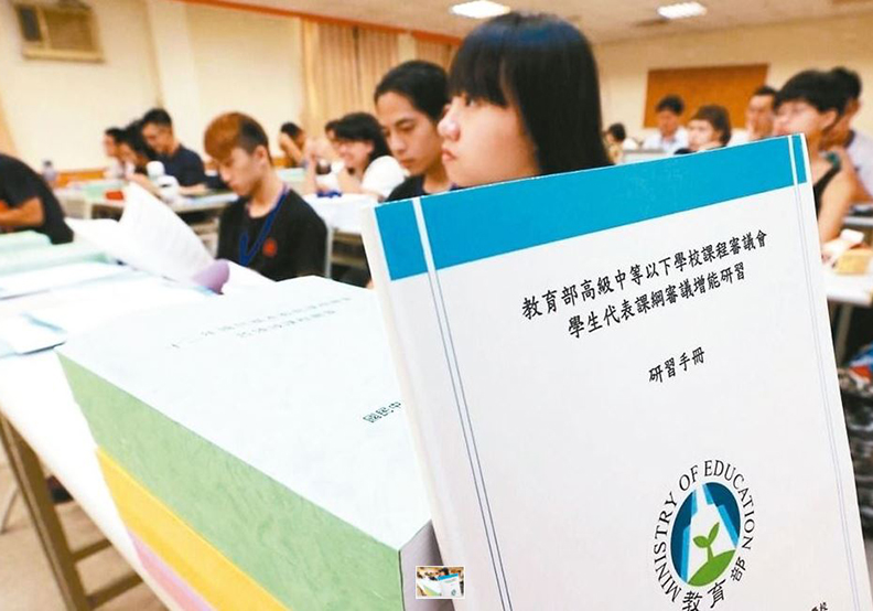 高中國文兩派觀點：文言文是藝術vs.造就思想奴隸