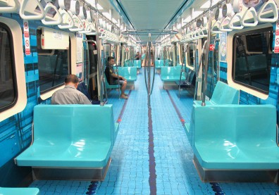 捷運車廂變身游泳池 台北捷運打造6款世大運彩繪賽場